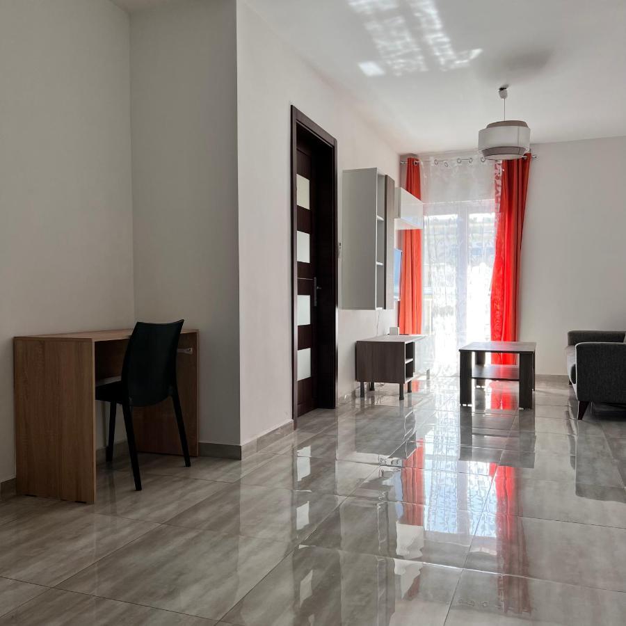 F4 Room 2, Private Room Two Single Beds Shared Bathroom Msida Zewnętrze zdjęcie