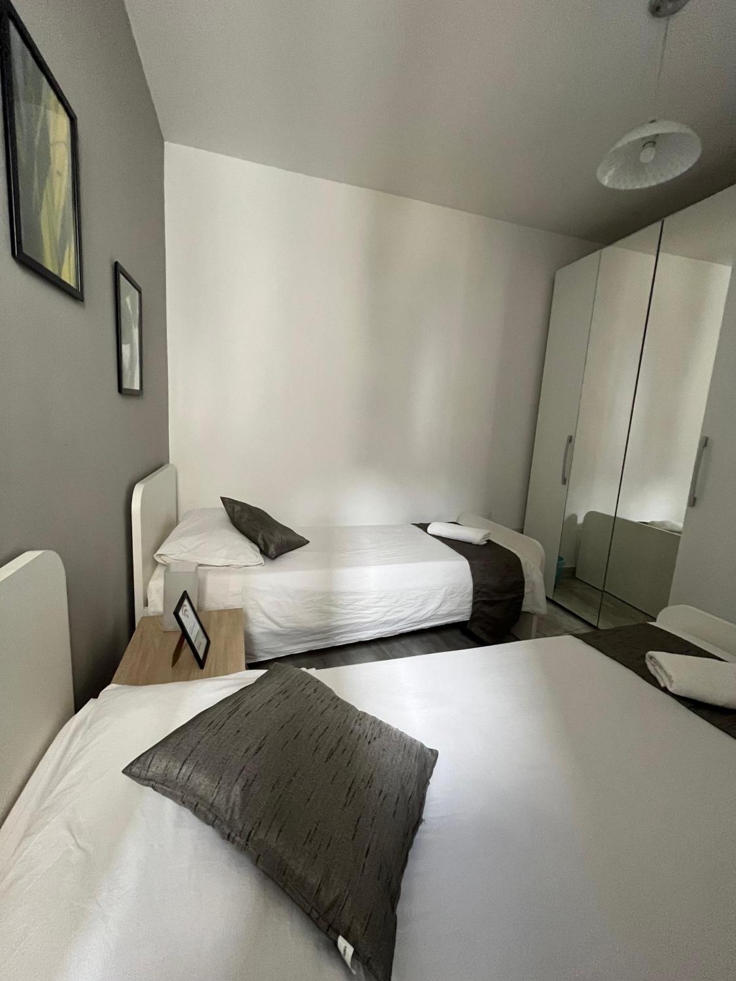 F4 Room 2, Private Room Two Single Beds Shared Bathroom Msida Zewnętrze zdjęcie