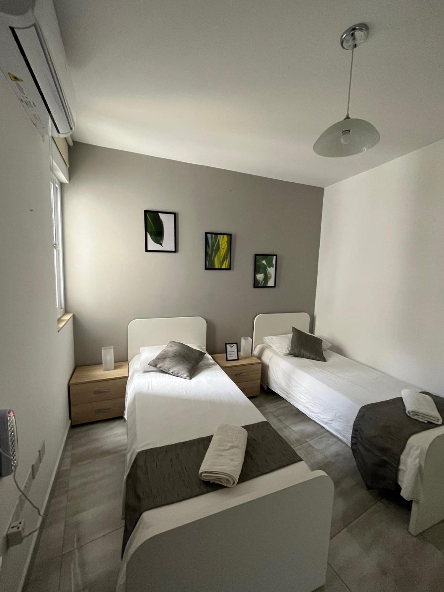 F4 Room 2, Private Room Two Single Beds Shared Bathroom Msida Zewnętrze zdjęcie